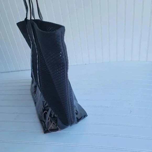 VICTORIA’S SECRET Spellout Mesh Weekender Tote Bag Summer Black Full Zip Close L - Picture 11 of 12
